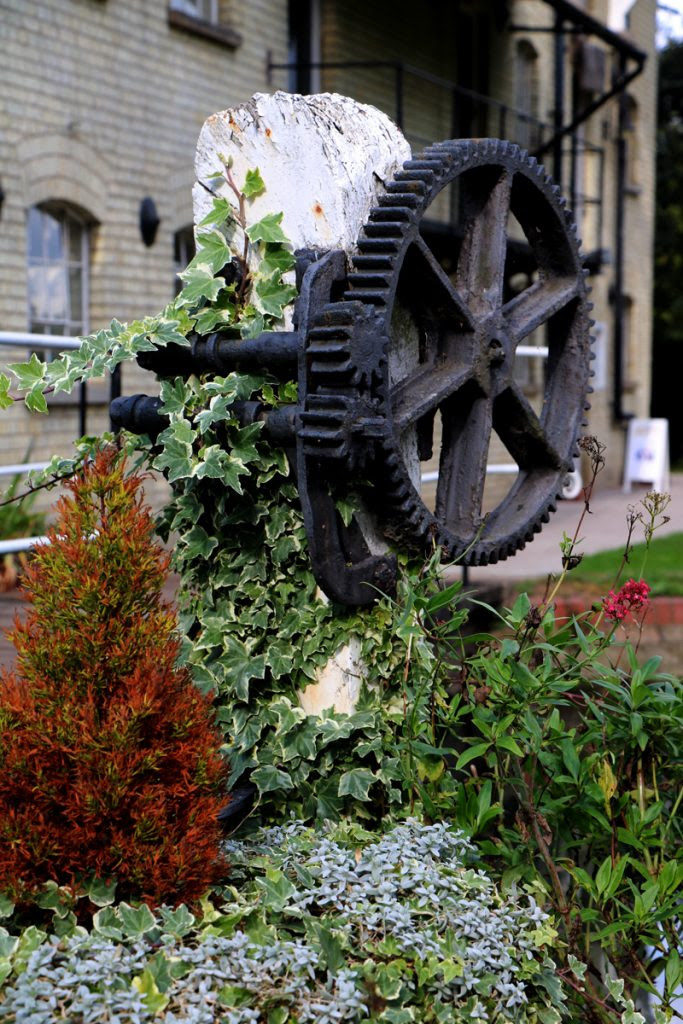 Harlow Sculpture Town Parndon Mill plinth Harlow Sculpture Town