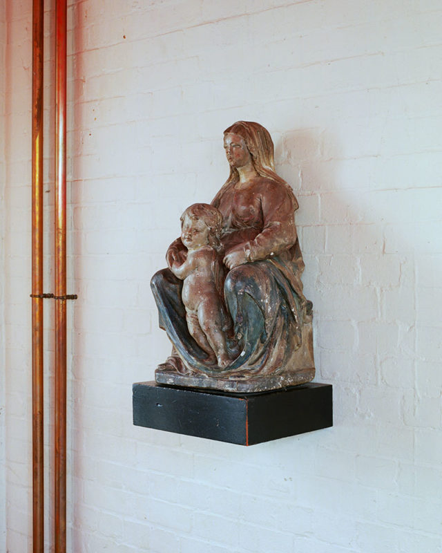 https://sculpturetown.uk/wp-content/uploads/2020/02/58.-90.-Family-Group-Henry-Moore-Finn-Thomson